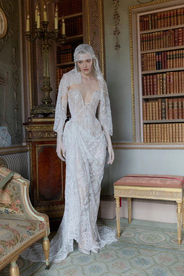 <a href="https://www.instagram.com/viviennewestwood/">Vivienne Westwood</a>, Photography: <a href="https://www.instagram.com/benjamintayl0r/">Ben Taylor</a>