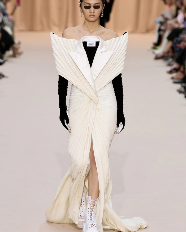 The Best Wedding Looks from Paris Haute Couture Fashion Week F/W'22