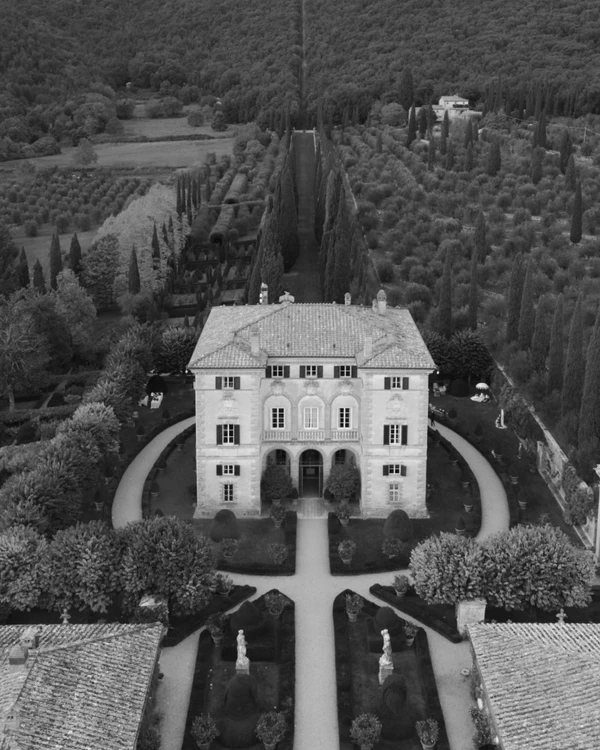 <a href="https://www.instagram.com/cetinale/?hl=en">Villa Cetinale</a>, Photography: <a href="https://www.instagram.com/jackhenryphoto/?hl=en">Jack Henry</a>