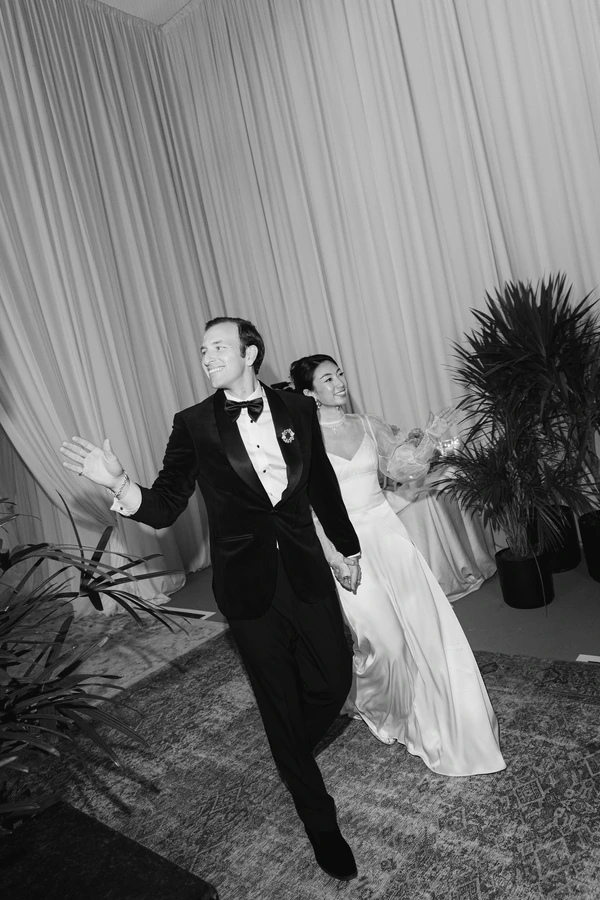 A Glamorous Art Deco Celebration Inspired by Vintage Travel at Gatsby Mansion