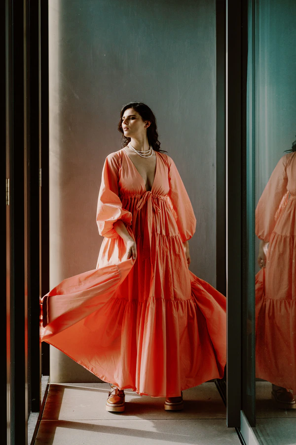 Ascetic Interiors and Modern Floristics in the Lovers Elopement Editorial — photo 7