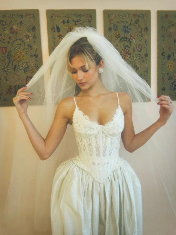 <a href="https://www.instagram.com/selinemeisler.nyc/p/DSIAAzyEWhw/?hl=en">Seline Meisler</a>