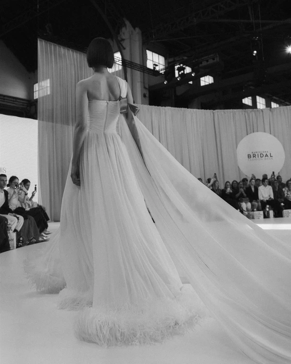 <a href="https://www.instagram.com/isabelsanchiscostura/">Isabel Sanchis</a>, Photography: <a href="https://www.instagram.com/tiposnet/">Tipos</a>