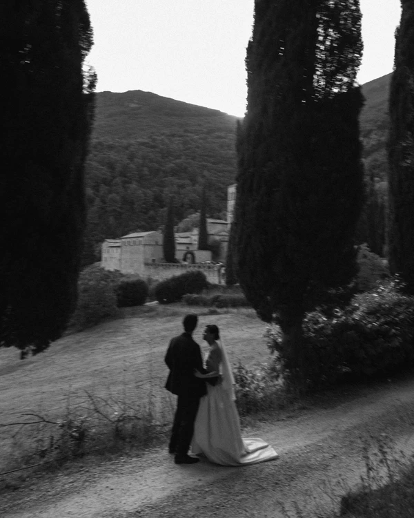 A Romantic Wedding Amidst the Rolling Hills of Umbria
