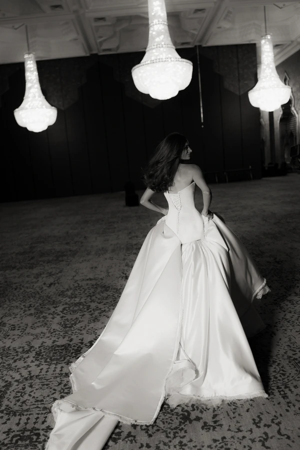 Desert Romance Meets Modern Minimalism at This Spectacular Pyramids of Giza Wedding