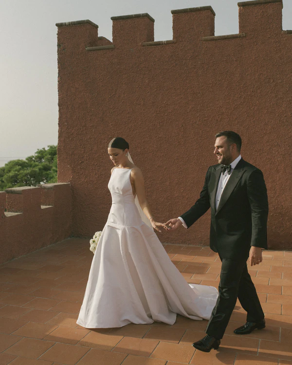 A Glamorous Seaside Wedding Evocative of a Classic Italian Film