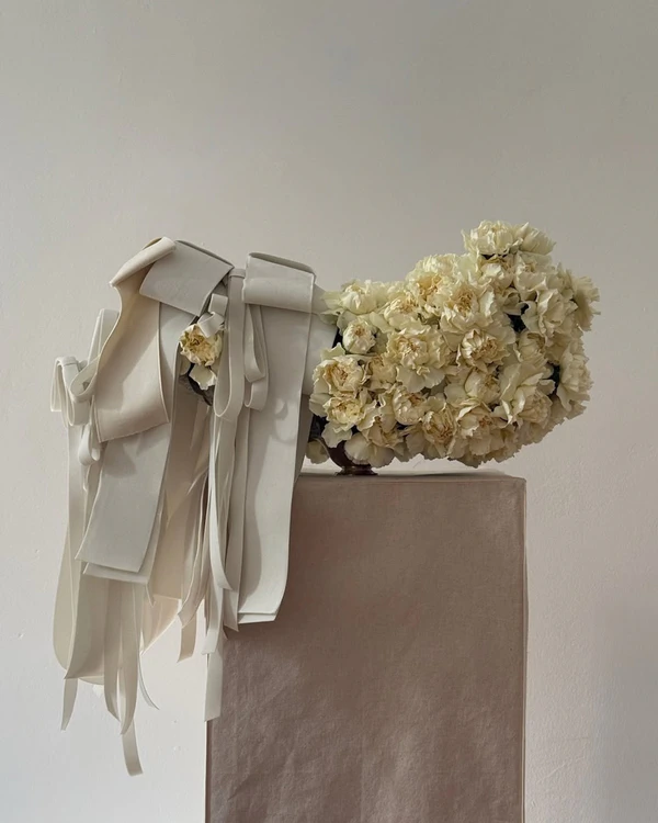 How to Choose Sustainable Wedding Florals Without Compromising Style