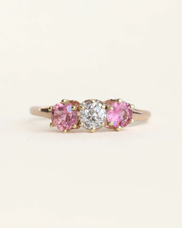 50 Iconic Vintage Engagement Ring Styles & Cuts