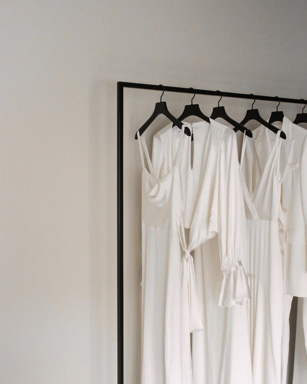 Stylish Pantsuits for a Modern-Day Bridal Look — photo 2