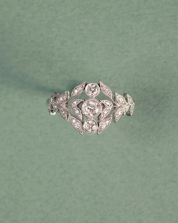50 Iconic Vintage Engagement Ring Styles & Cuts