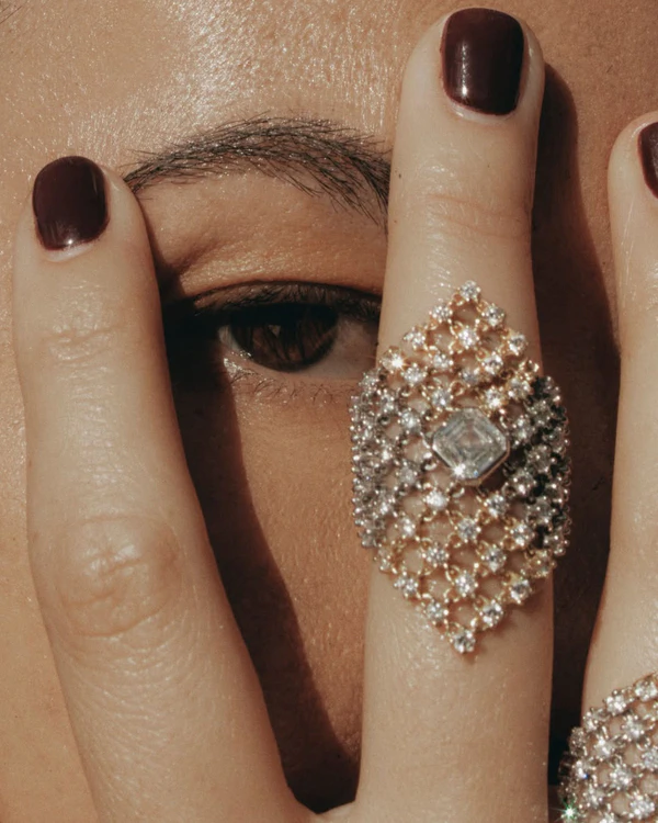Engagement Ring Care: 8 Expert Tips to Keep Your Diamond Sparkling — photo 2