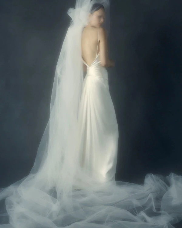 <a href="https://www.viviennewestwood.com/en-fr/bridal-collections-and-appointments/made-to-order/2022/">Vivienne Westwood</a>
