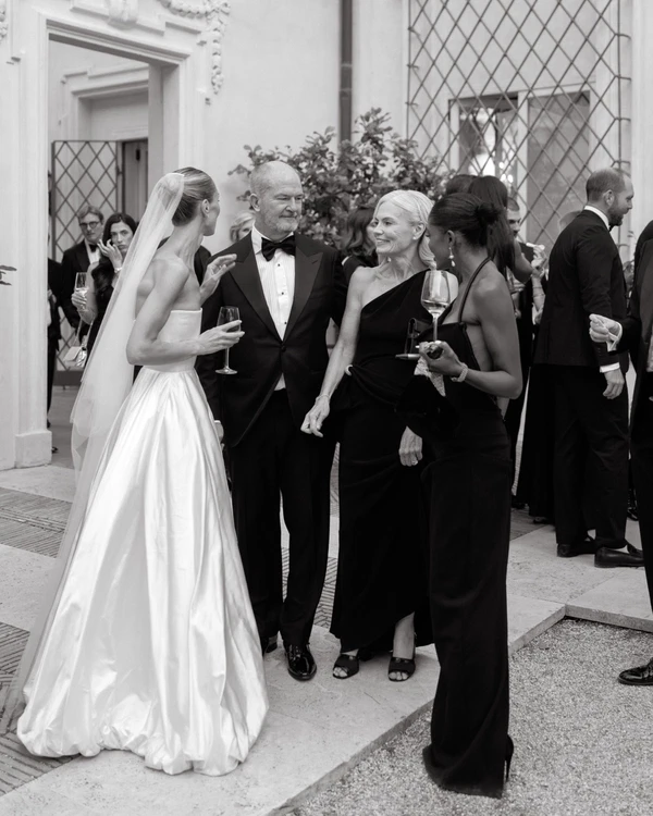 From Roman Garden Romance to a Red-Lit Nightclub at This Villa Aurelia Wedding