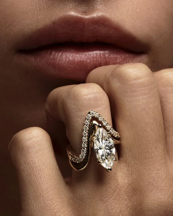 30 Expert Tips for Diamond Engagement & Wedding Ring Shopping