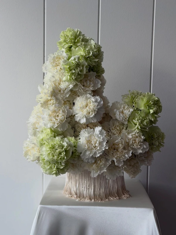 <a href="https://www.instagram.com/p/DYYHh3rElJg/?img_index=11"><span>Flowers St. Germain</span></a>