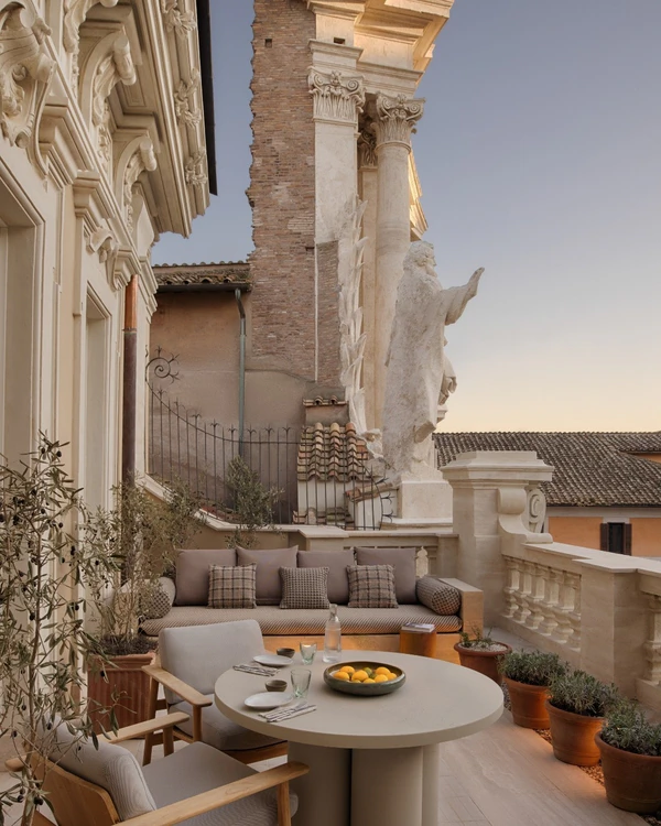 10 Romantic Hotels in Italy for Your Honeymoon