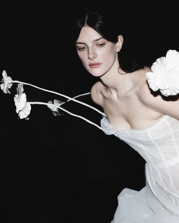 Varca’s 2026 Bridal Collection Is a Love Letter to Wild, Untamed Florals — photo 1