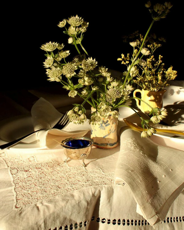 7 Brands for Unique Wedding Table Linens