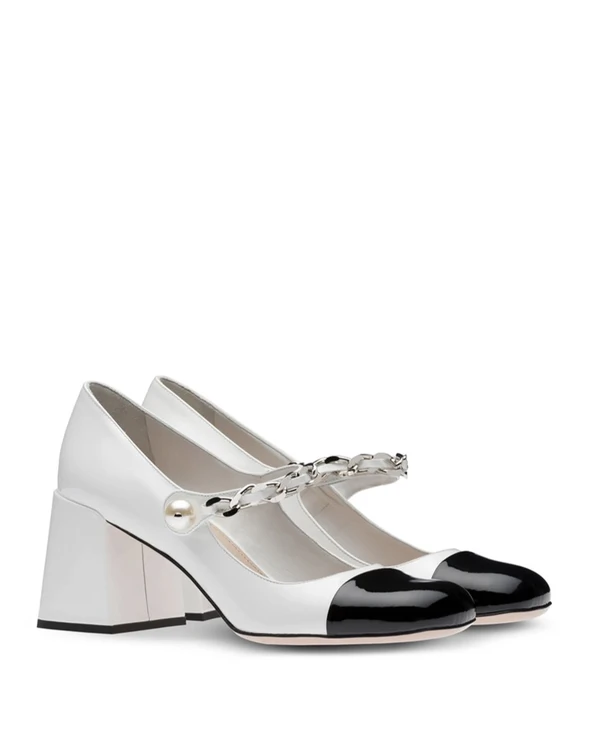 Same-Sex Wedding: Brides Outfit Ideas
