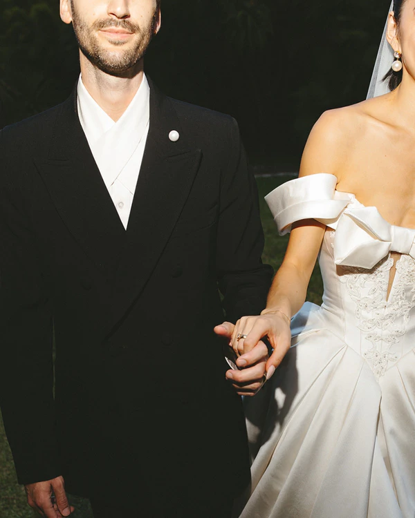 A Cinematic Wedding with Sculptural Installations & a Vibrant Palette in Sicily