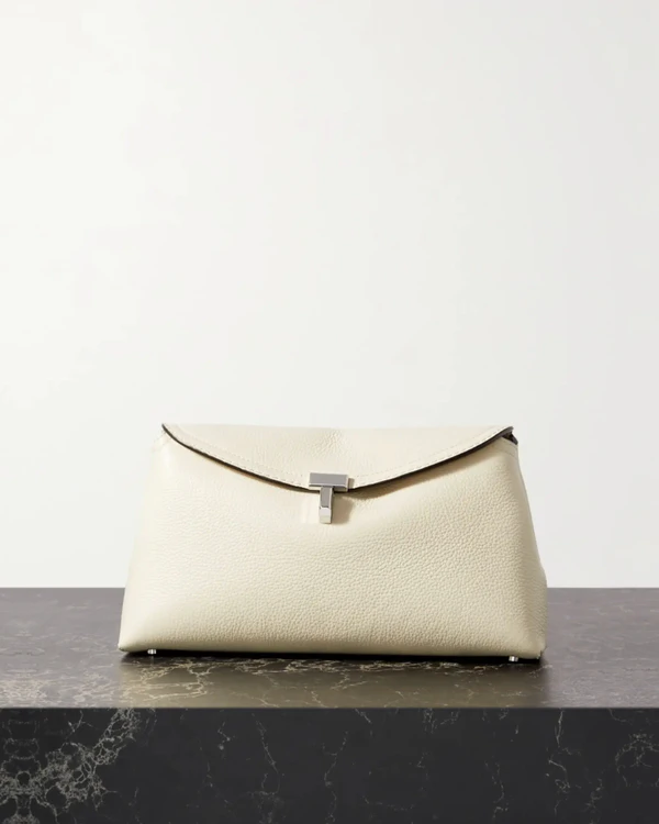 30 Chic Pouches for the Fashion Bride