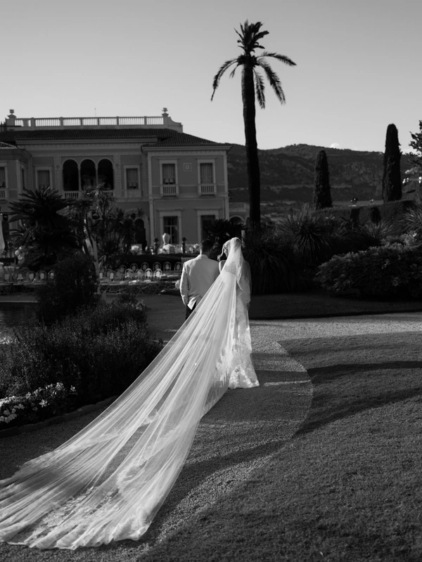 <a href="https://www.instagram.com/p/DaJAcX8lww7/?hl=en&amp;img_index=1">Leonie Hanne</a>, Photography: <a href="https://www.instagram.com/haute.weddings/">Haute Weddings</a>
