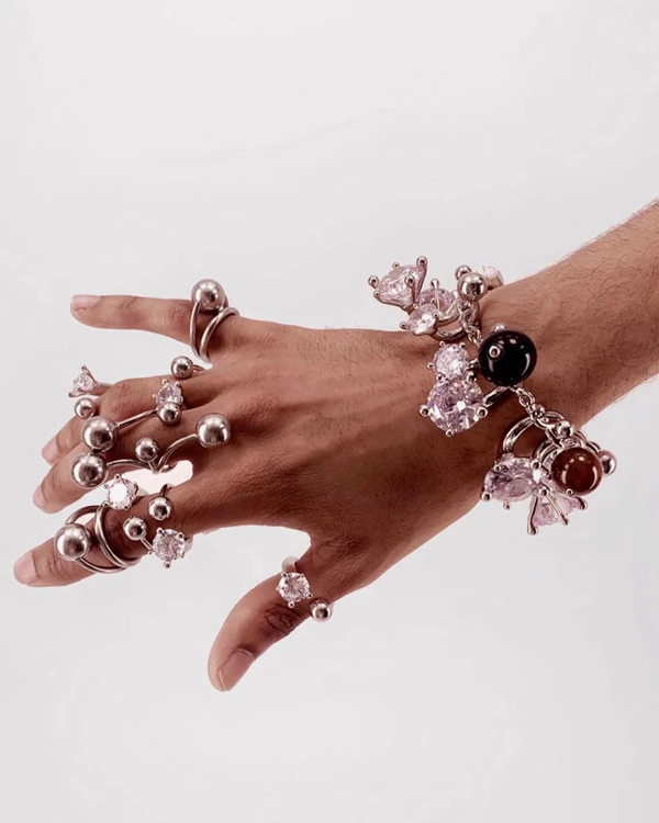 How to Secretly Find Your Partner's Ring Size?