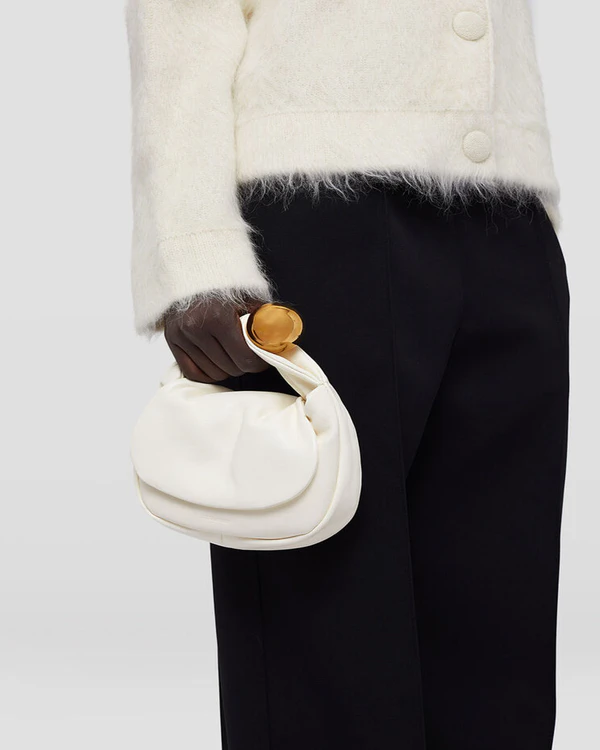 Chic Handbags to Carry on Your Wedding Day