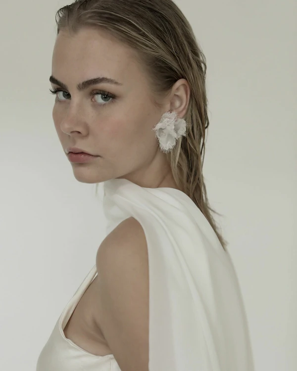 18 Elegant Flower Earrings