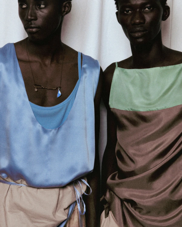 <a href="https://www.instagram.com/p/DaDYfBGjB9f/?img_index=1">Dries Van Noten</a>