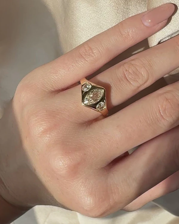 50 Iconic Vintage Engagement Ring Styles & Cuts