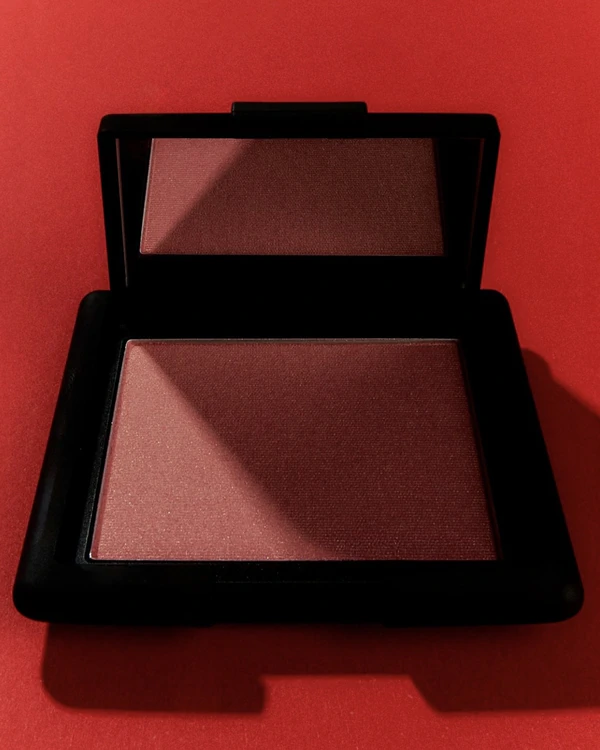 Essential Tips for Sweat-Proof Summer Makeup