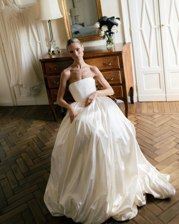 From Roman Garden Romance to a Red-Lit Nightclub at This Villa Aurelia Wedding