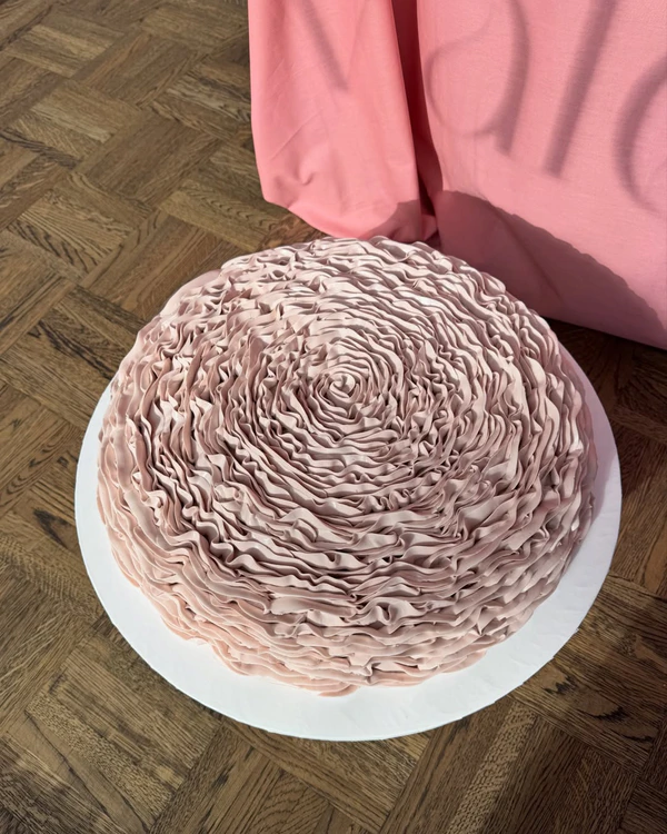 <a href="https://www.instagram.com/elisabethvalentijn/p/DQ6_PQMCNuh/?img_index=6"><span style="color: rgb(0, 0, 0);">Elisabeth & Valentijn</span></a>