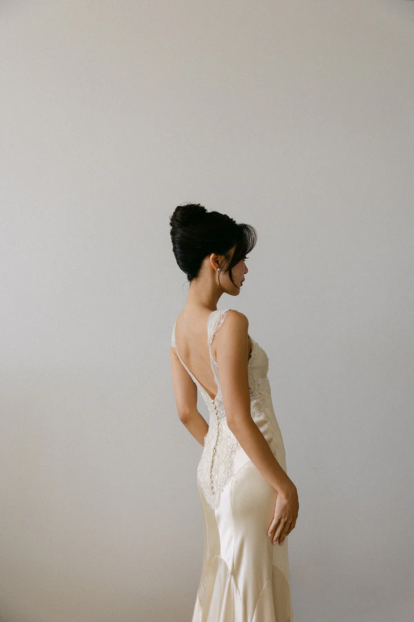 A Sculptural Floral Fantasy at This Intimate Black-Tie Wedding in Phuket