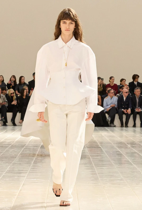<a href="https://www.balenciaga.com/en-gb/summer-27?start=60#summer-27-look-21">Balenciaga</a>