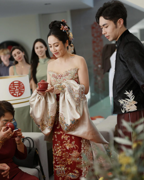 A Unique Fusion of Italian, Spanish & Chinese Cultures in this Chic Madrid Garden Wedding