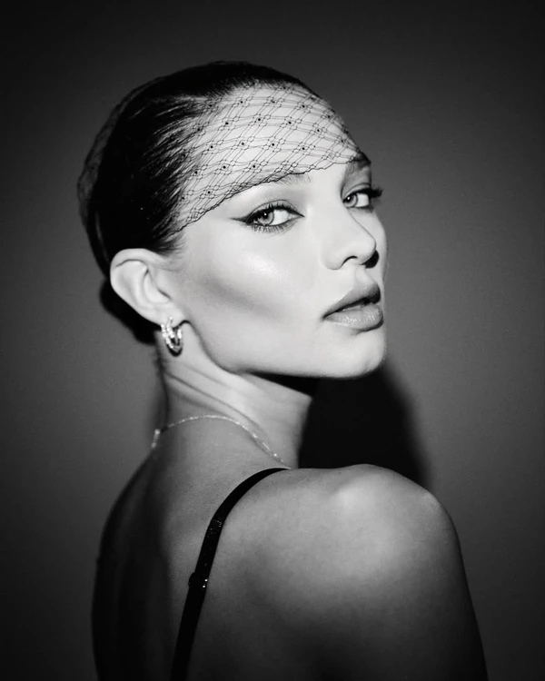 20 It-Girl Bridal Hair Accessories Beyond the Veil