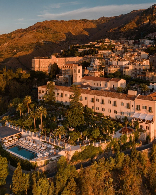 10 Romantic Hotels in Italy for Your Honeymoon