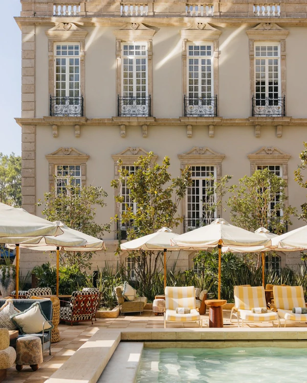 <a href="https://www.instagram.com/sohohousemexicocity/p/DE5OLbHu74G/?hl=en&img_index=2">Soho House Mexico City</a>