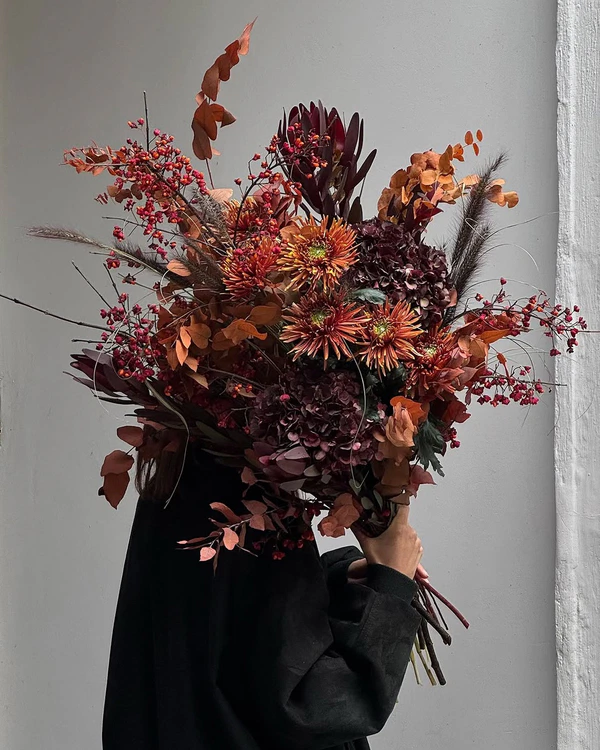 <a href="https://www.instagram.com/p/DPvl6KFDTwi/?img_index=2">Mutabor Flower Service</a>