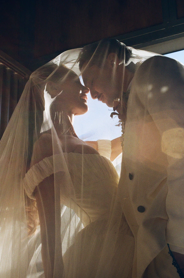 Influencer Jade Mitchell-Clyde's Chic Black-Tie Wedding in California's Gold Country