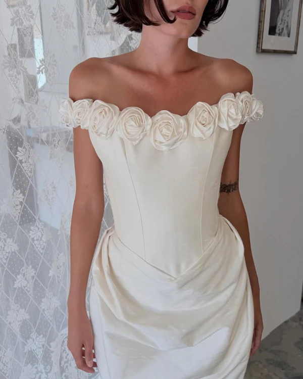 <a href="https://www.instagram.com/p/DW49Z64mJEf/?hl=en&img_index=1">Saturn Bridal</a>