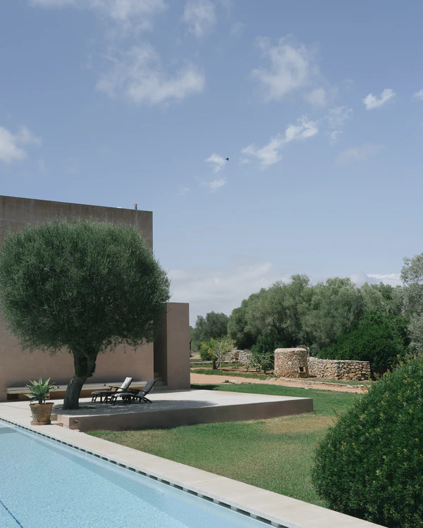 A Designer's Chicly Curated Wedding at Neuendorf House in Mallorca