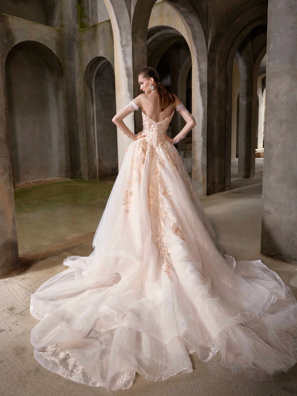 Galia Lahav, wedding bridal in California, USA — portfolio photo 9