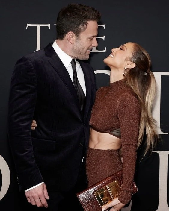 Jennifer Lopez and Ben Affleck tie the knot in Vegas