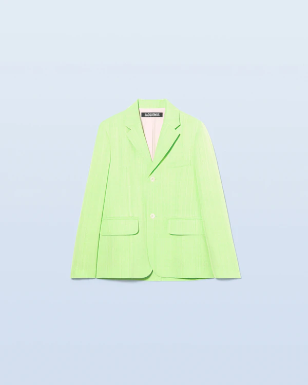 Colorful Suits for Grooms that are Perfect for Summer Wedding