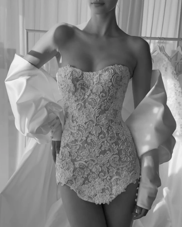 <a href="https://www.instagram.com/marianahardwick/">Mariana Hardwick</a>