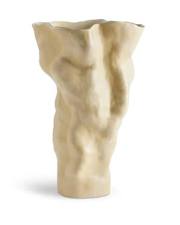 <a href="https://www.l-objet.com/products/timna-vase-tall-latte?utm_source=the-wed&utm_medium=digital-pr&utm_campaign=lobjet-wedding-gift-guide&utm_content=image-link">L'OBJET Timna Vase, $495</a>