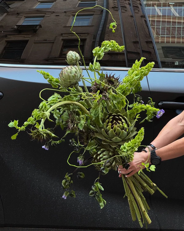 <a href="https://www.instagram.com/p/DL7nxqoNTIF/?img_index=2">Mutabor Flower Service</a>